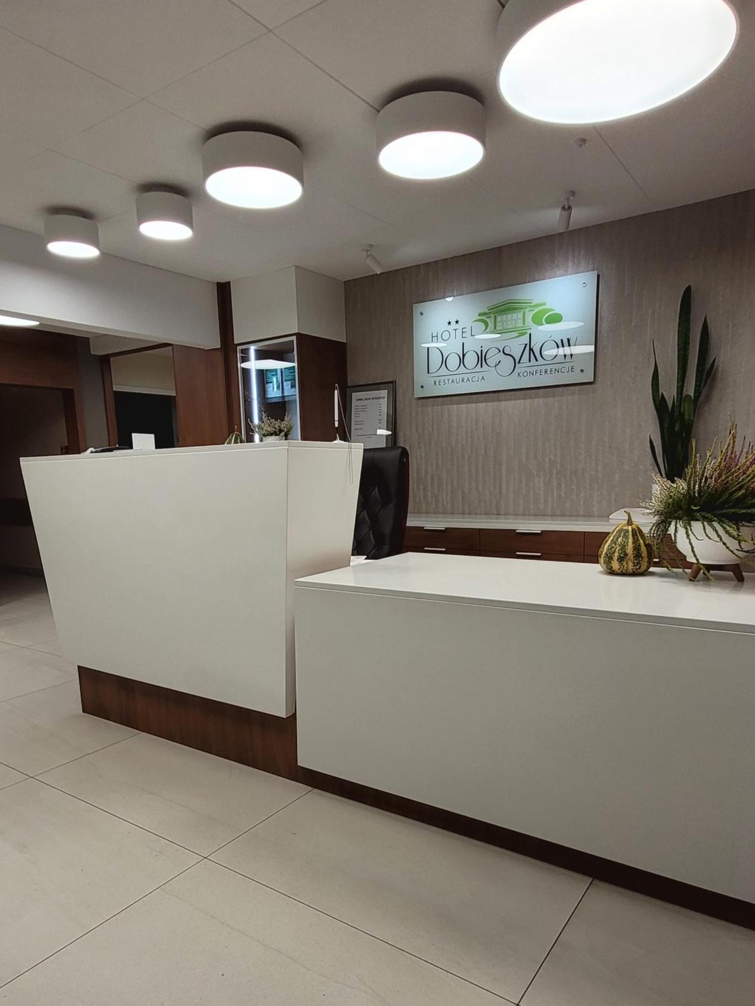 Hotel W Dobieszkowie 스트리코프 외부 사진