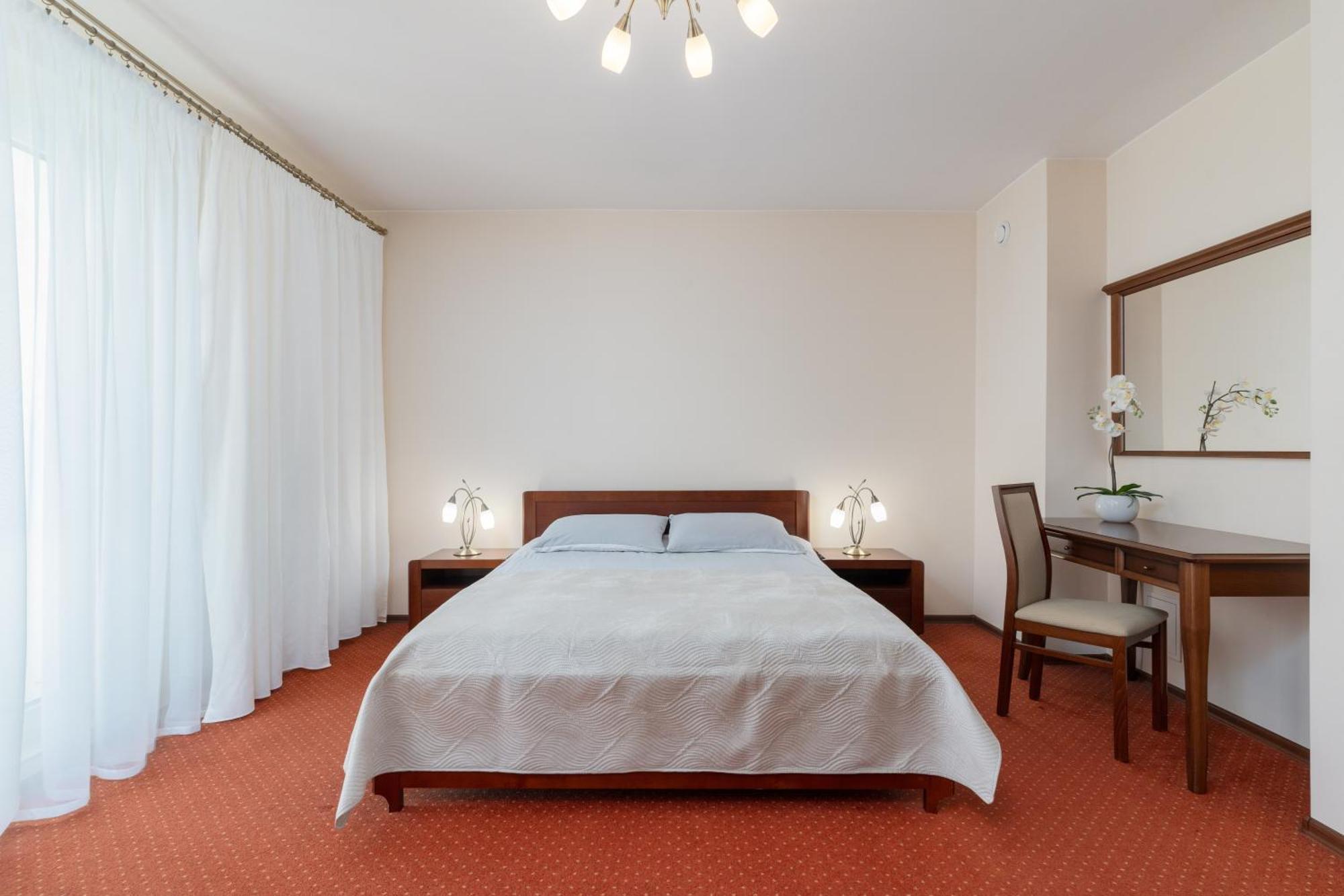 Hotel W Dobieszkowie 스트리코프 외부 사진